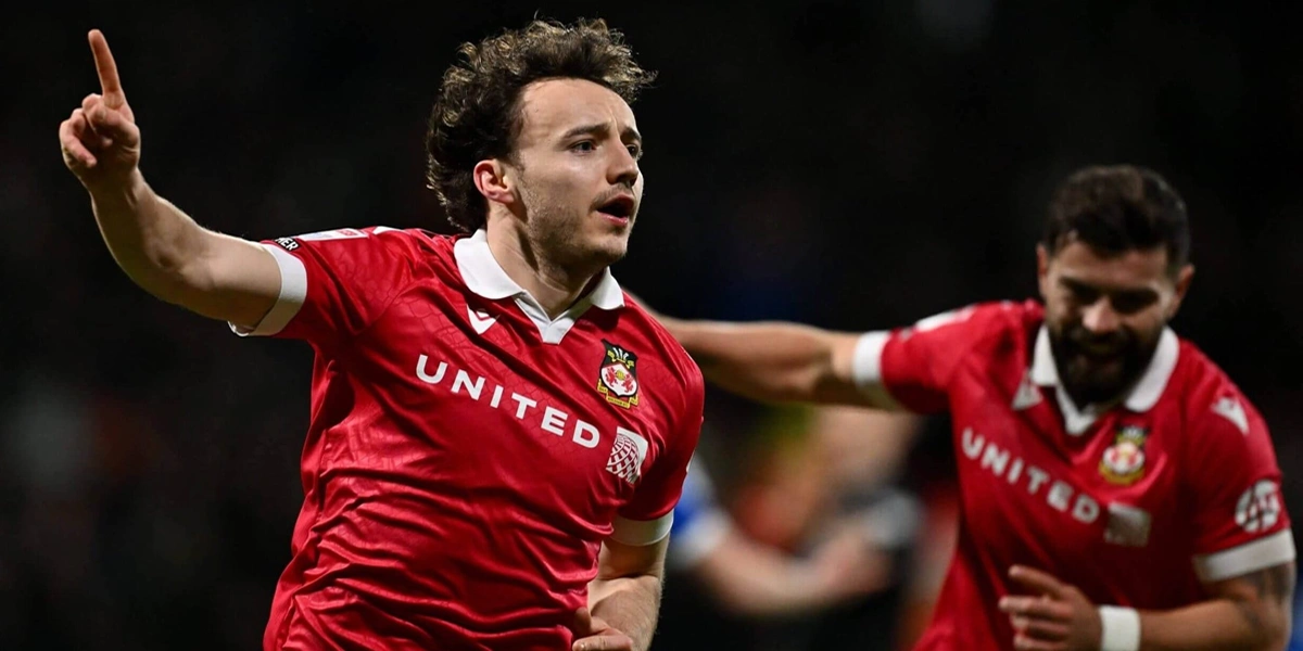 Gol Telat Rathbone Selamatkan Wrexham di Hadapan Reynolds dan Rob McElhenney
